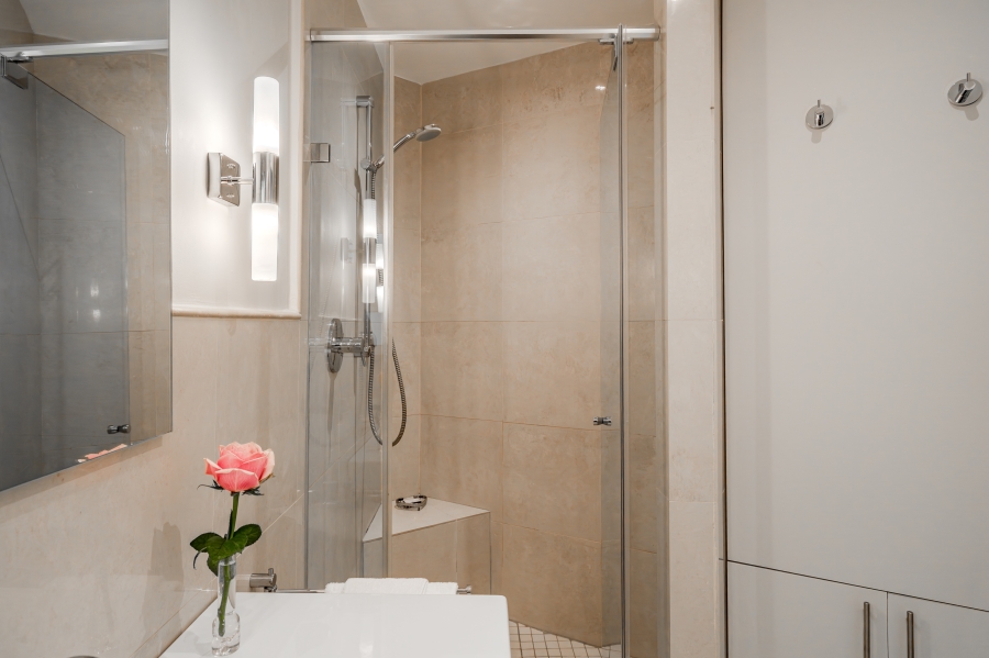 To Let 2 Bedroom Property for Rent in Bantry Bay Western Cape